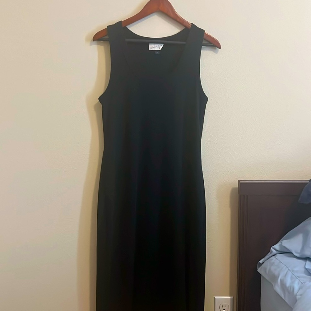 Universal threads tee-shirt dress Black. Below knee